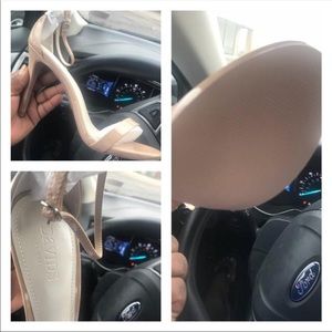 NEW Davids Bridal NUDE Larissa Shoe. Size 10.